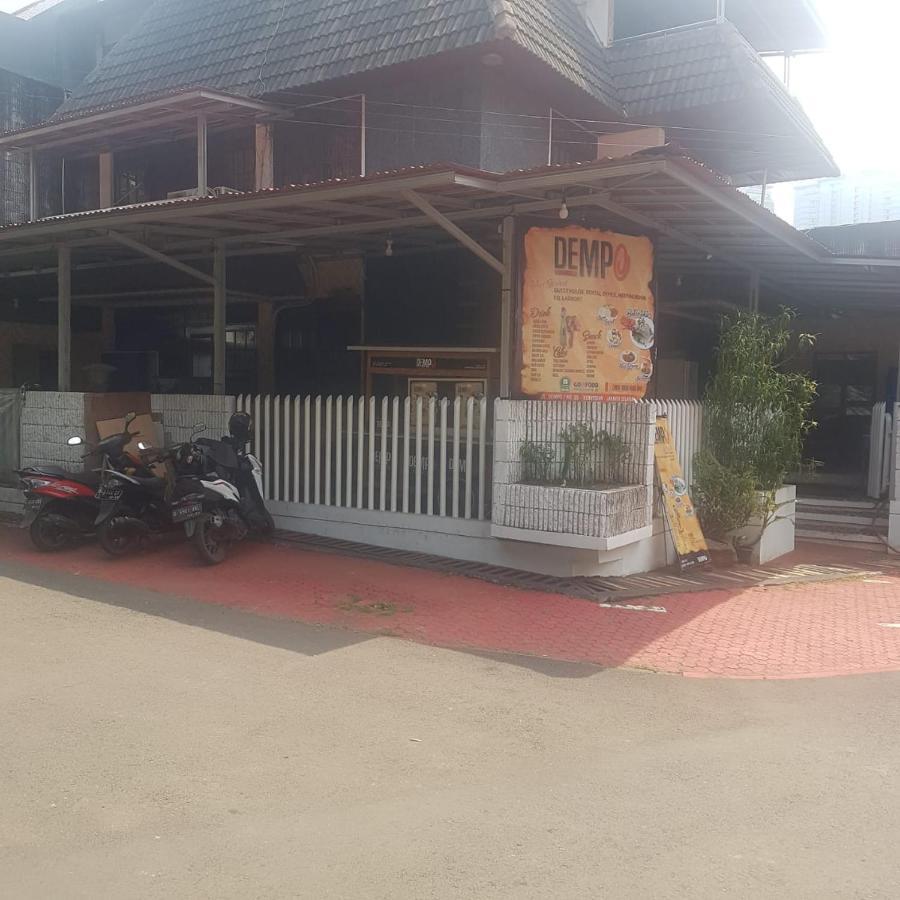 Mayestik Guest House Syariah Jakarta Exteriör bild